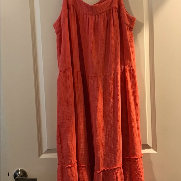 Wonderly Coral Textured Dress - Picture 2 of 6